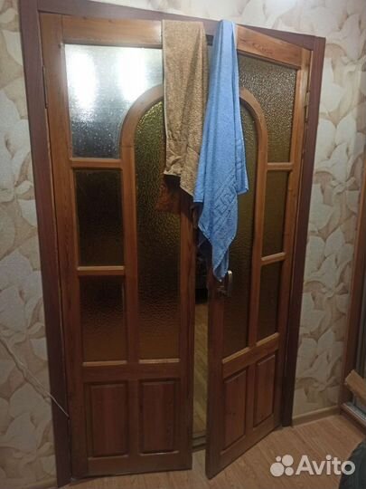 Дверь входная деревянная с коробкой