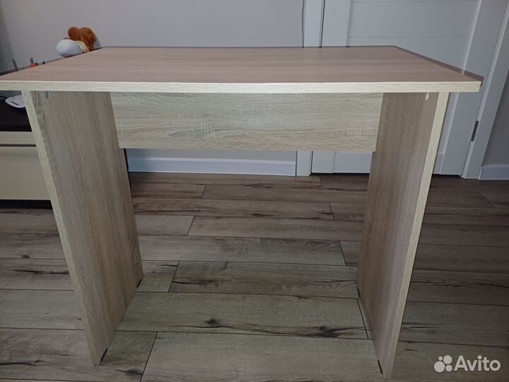 Компьютерный столик IKEA