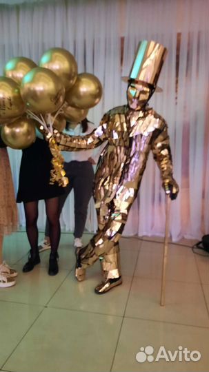 Продам Костюм золотой человек