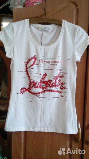 Футболка женская со стразами р.44-46