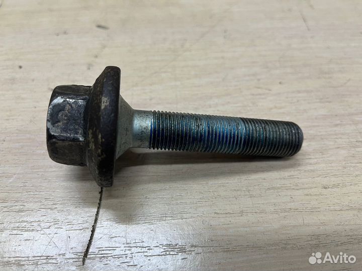 Болт шкива коленвала Porsche cayenne s 955