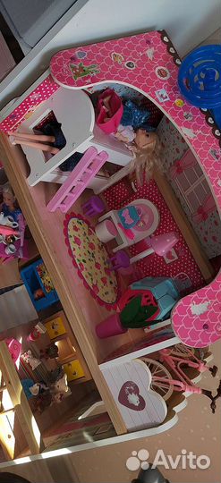Домик с мебелью и игрушками. +2 пакета игрушек