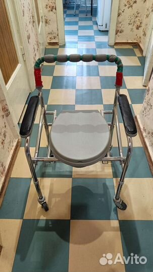 Ходунки-роллаторы с сидением для взрослых б/у