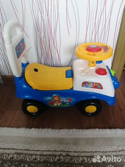 Детская машинка каталка с ручкой