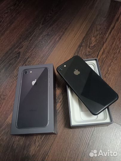 iPhone 8, 64 ГБ