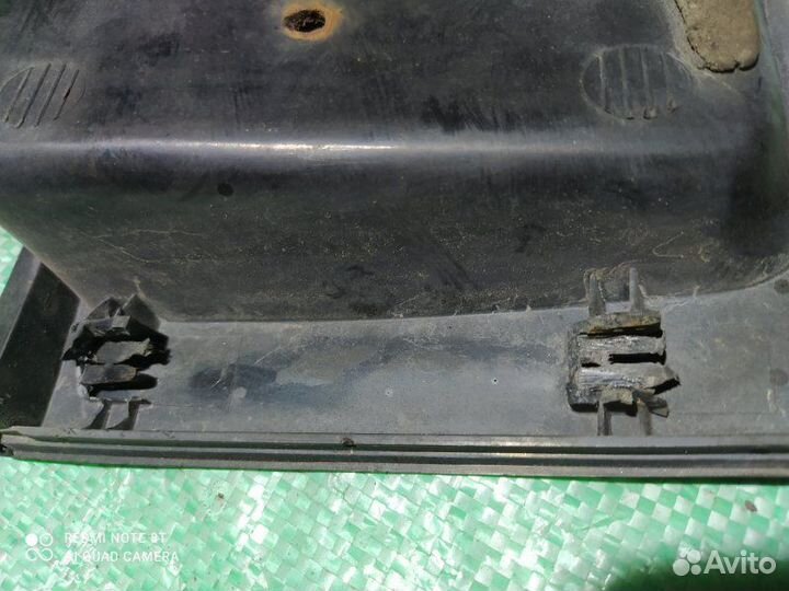 Рамка под номер задняя Volkswagen Vento седан 2.0I