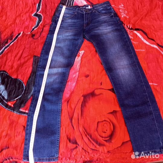 Джинсы