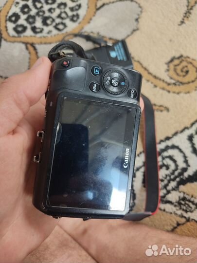 Canon EOS M