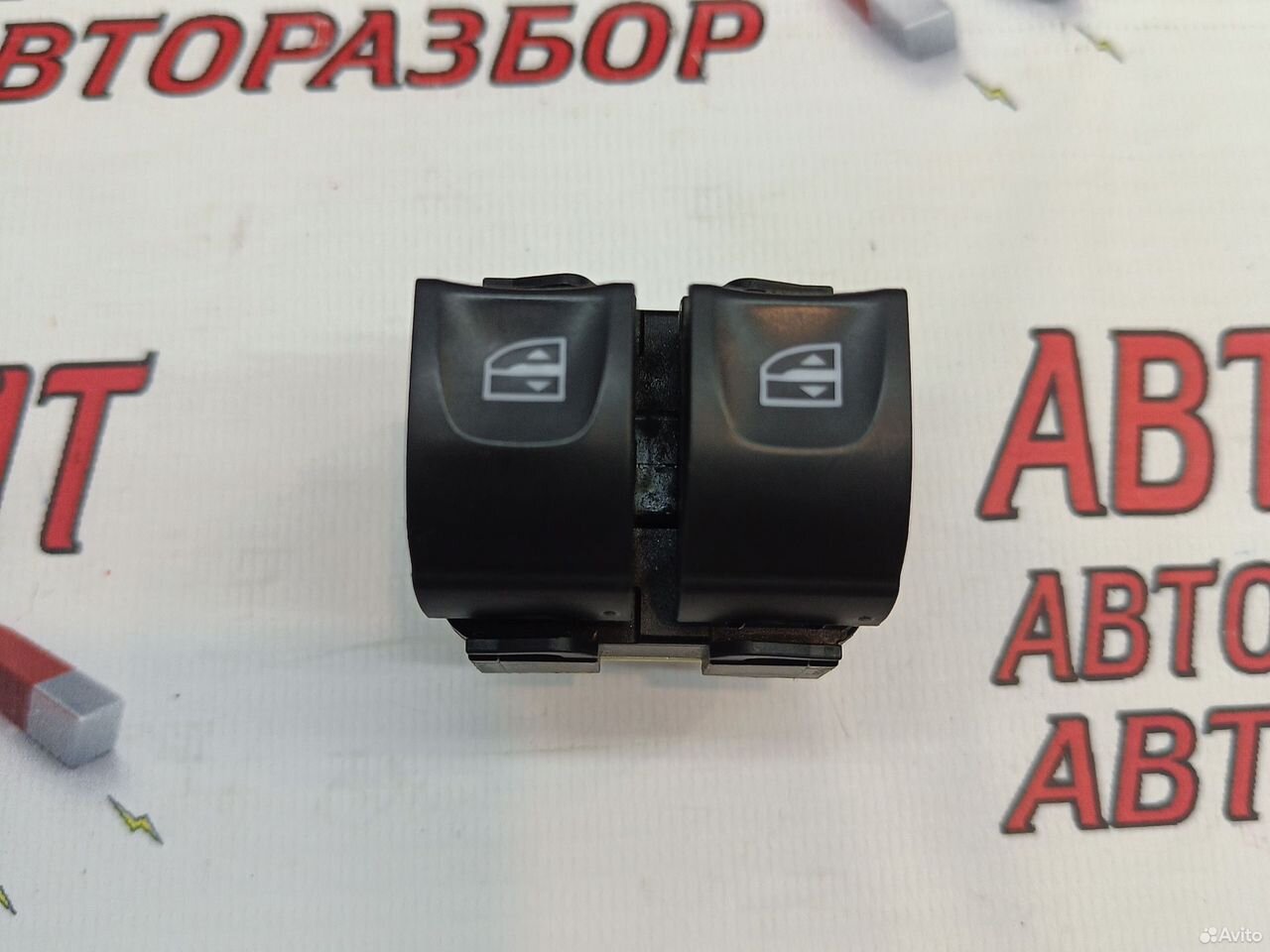Кнопка стеклоподъемника Renault Arkana