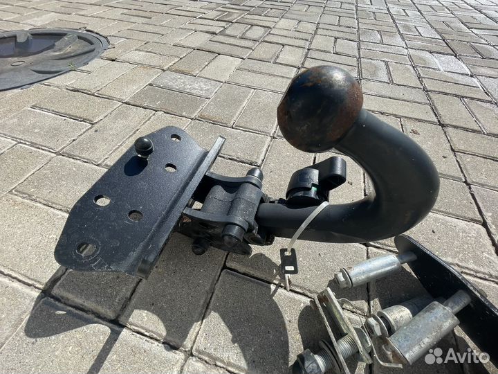 Фаркоп LC200 / Lexus LX570 легкосъёмный (оригинал)