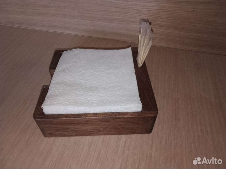 Салфетница из дерева
