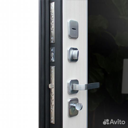 Входная дверь 