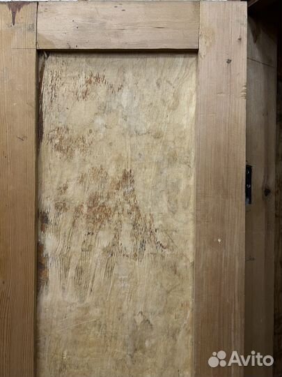 Шкаф из массива дерева бу