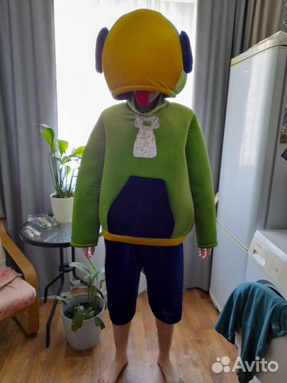 Кос юм для аниматора Леон