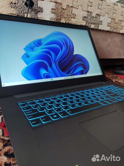 Игровой Lenovo GTX1650/i5/17.3(Большой экран)