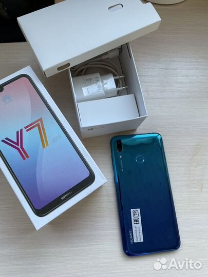 HUAWEI Y7 (2019), 3/32 ГБ