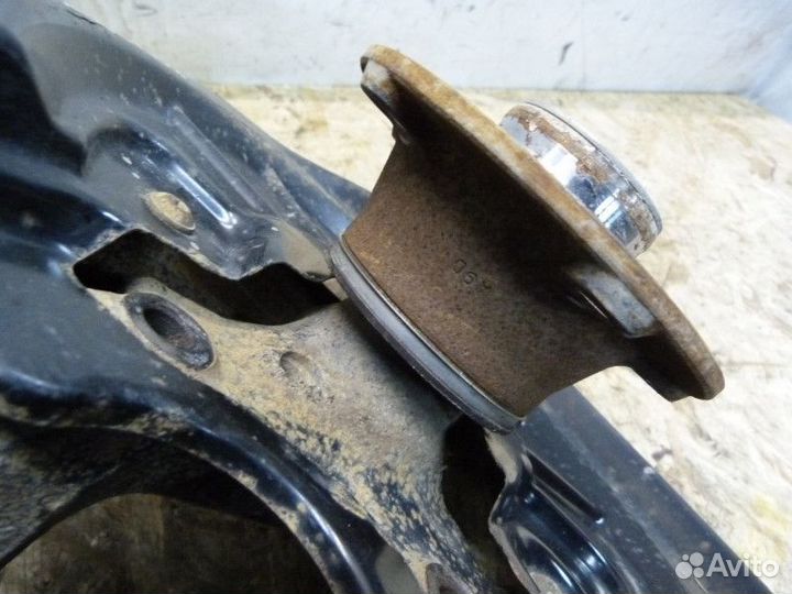 Кулак поворотный задний правый Skoda Octavia (A5 1