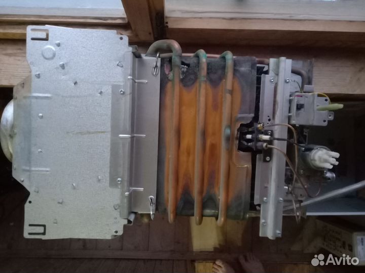 Газовая колонка ariston