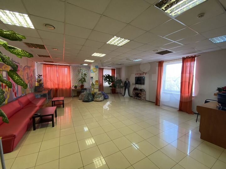 Комната 54 м² в > 9-к., 5/5 эт.