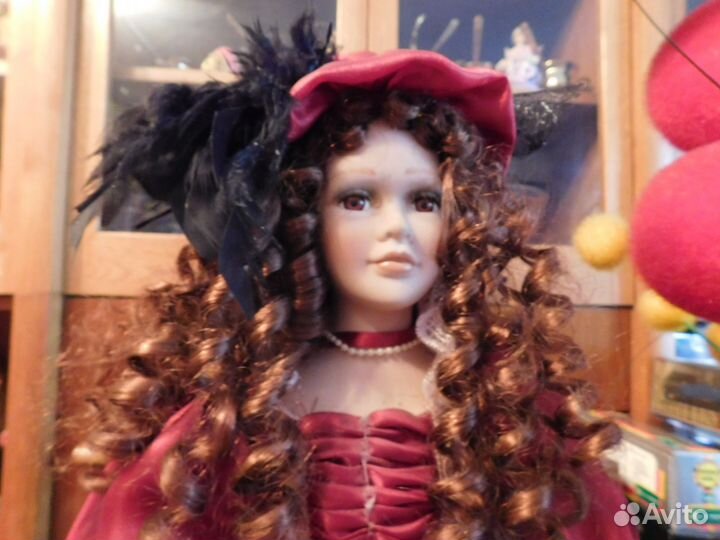 Фарфоровая коллекционная кукла Дебора, 62 см