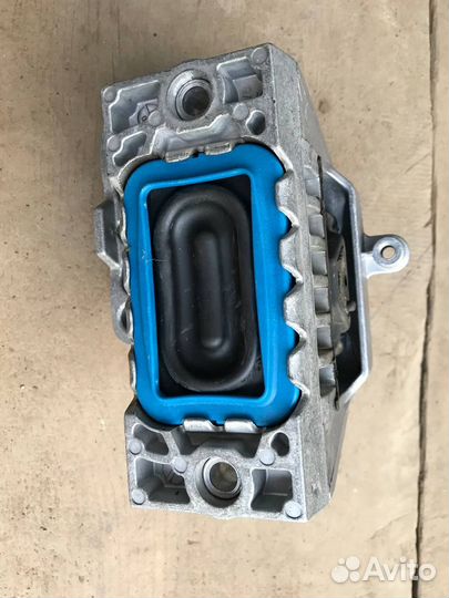 Правая опора двигателя BSE 1k0199262l