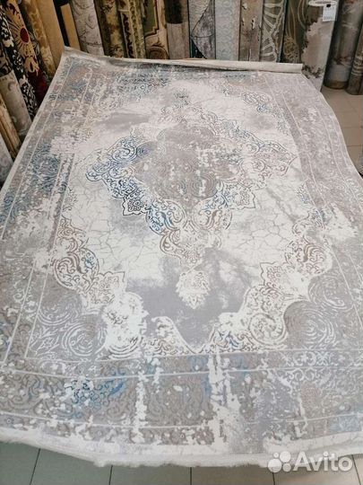 Ковёр 2* 3 новый