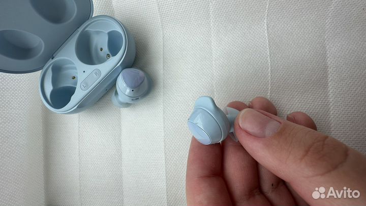 Наушники samsung galaxy buds plus (голубые)
