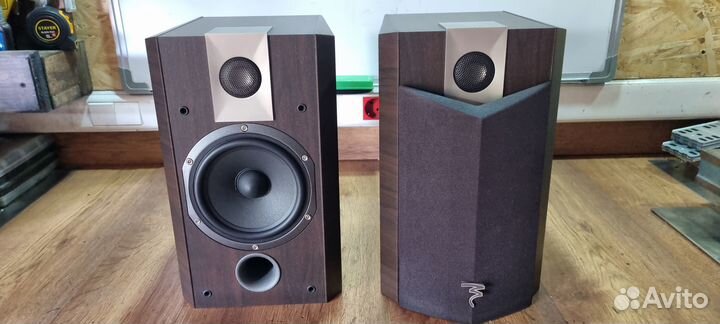 Французские Focal Chorus 705V