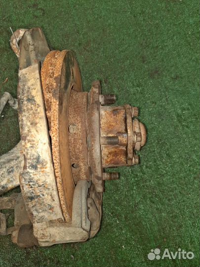 Ступица mitsubishi delica PD6W 6G72 4WD контрактна