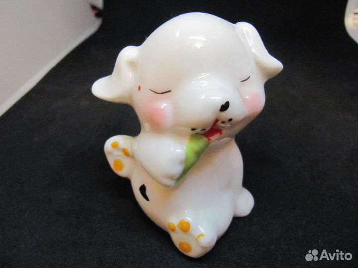 Фаянсовая собачка