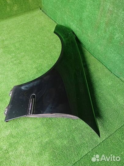 Крыло переднее левое Mercedes-Benz E320 W211