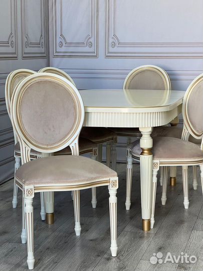 Столы и стулья