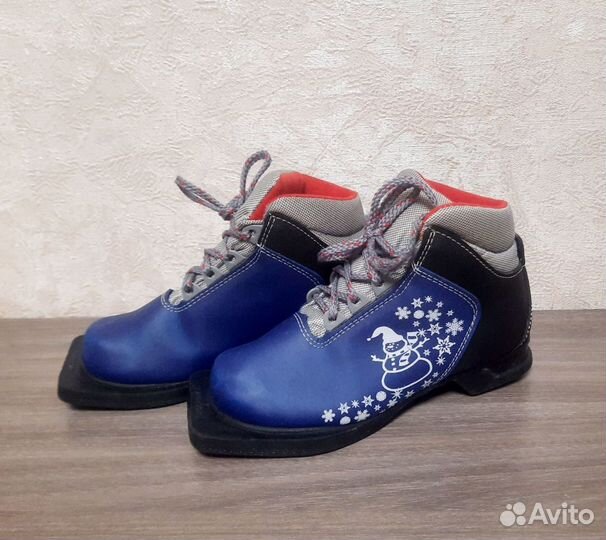 Лыжные ботинки