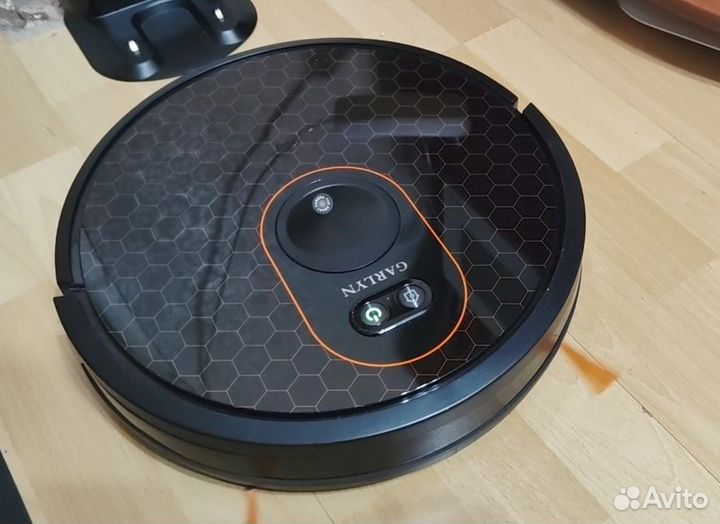 Робот пылесос Garlyn sr600