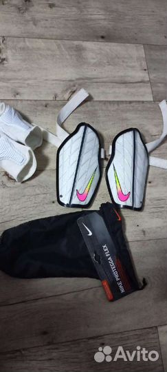 Щитки футбольные