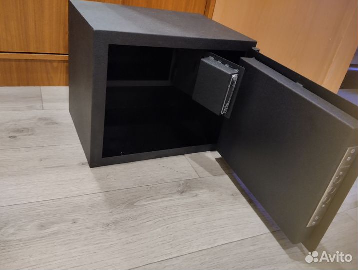 Оружейный сейф для пистолета