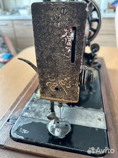 Швейная машина зингер ручная