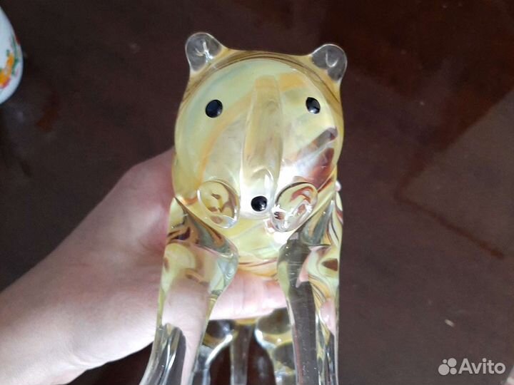 Лев стекло опал