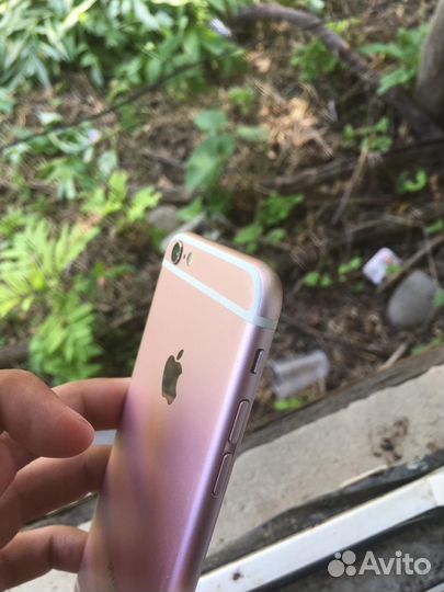 Телефон iPhone 6s