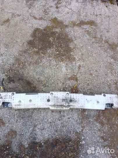 Усилитель бампера toyota camry 40