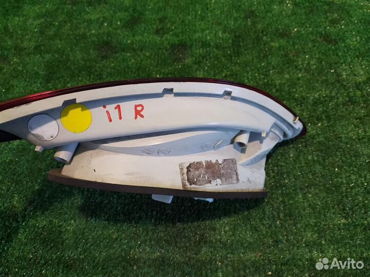 Фонарь задний внутренний правый Opel Astra J 2010