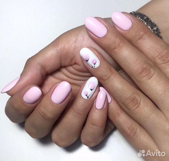 Педикюр с покрытием лаком