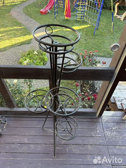 Подставка для цветов напольная металлическая