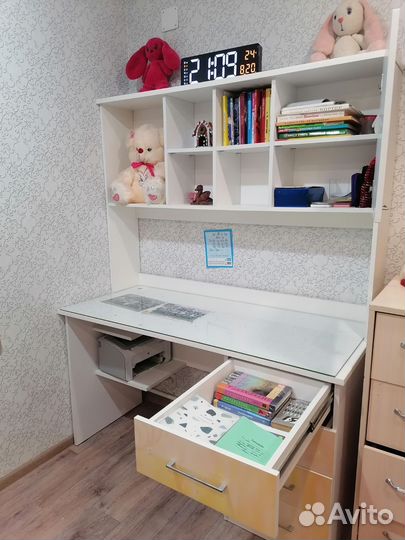 Письменный стол школьный