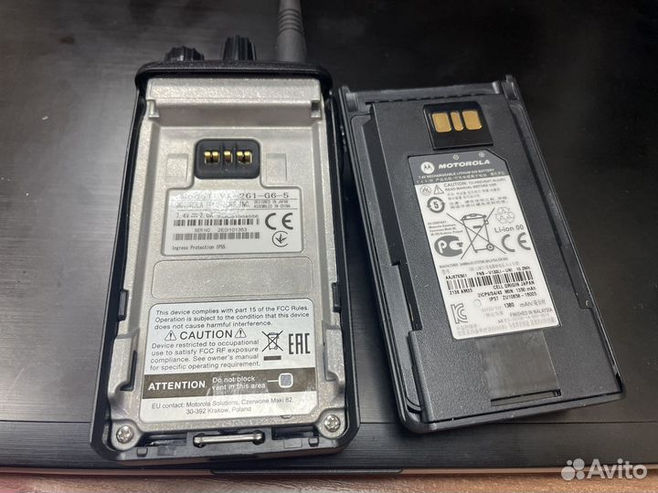 Рация Motorola VX-261