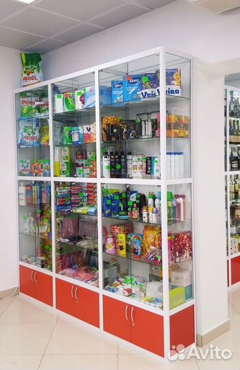 Витрины для магазина автозапчастей,хозтоваров и др