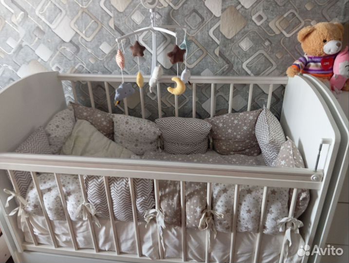 Детская кроватка с пеленальным комодом