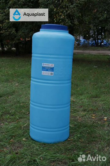 Пластиковый бак для воды