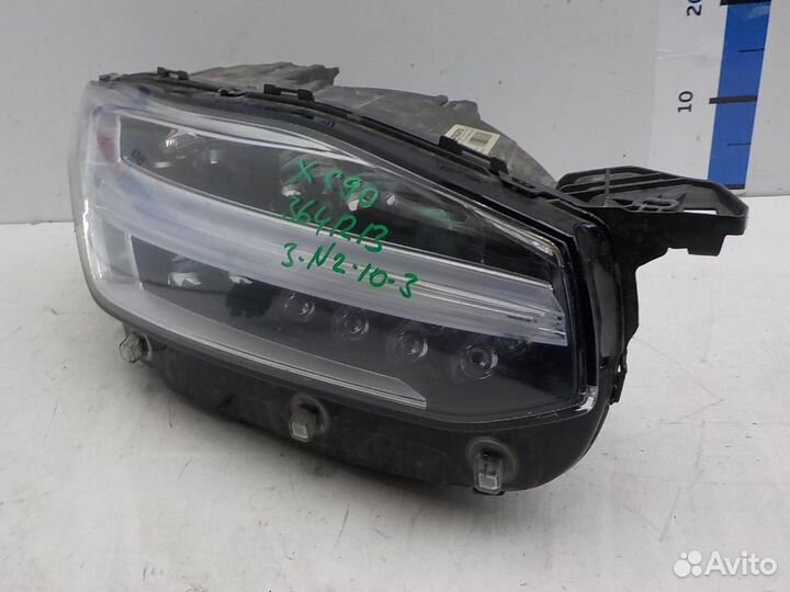 Фара правая Volvo XC90