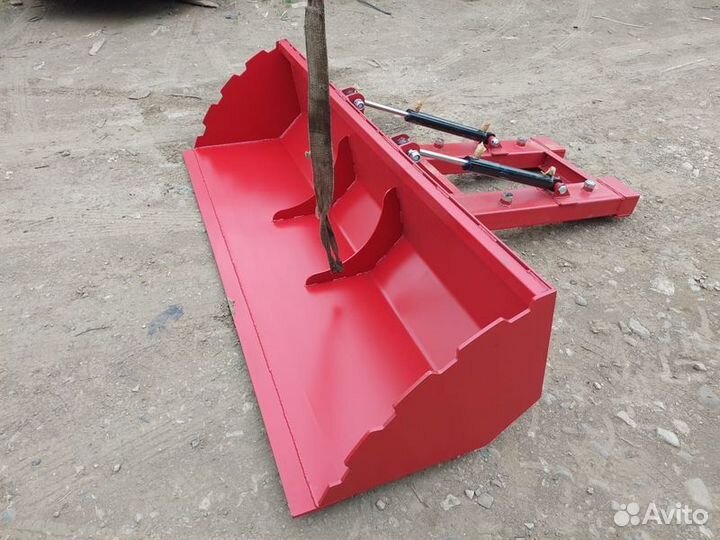 Ковш на вилочный погрузчик с гидроцилиндрами